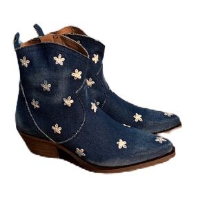 Sundance Daisy Denim Sojourner Boots Blue Ankle with Floral Embroidery 38 & 39